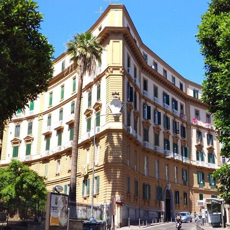 Amedeo Suite - Il Salotto Di Napoli ภายนอก รูปภาพ