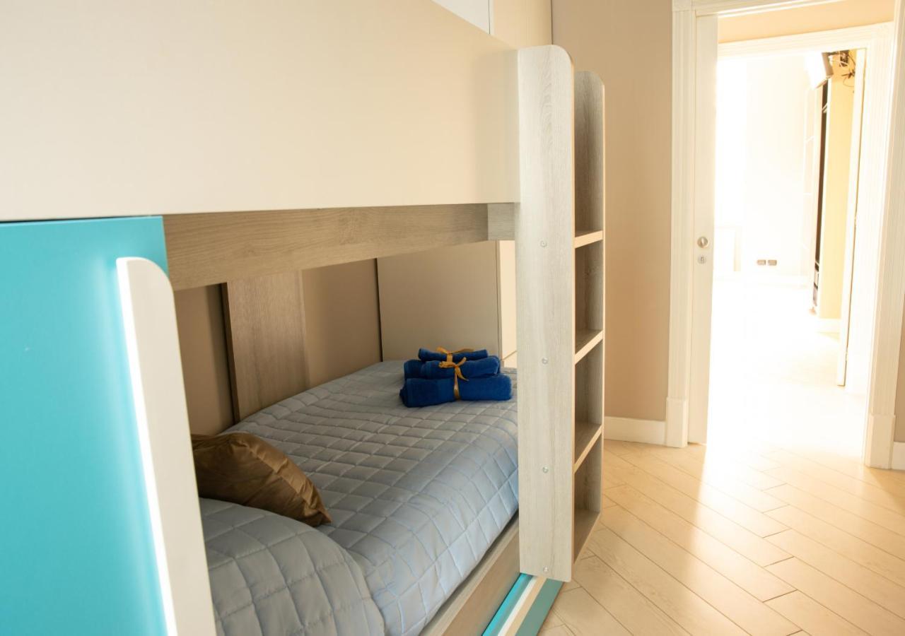 Amedeo Suite - Il Salotto Di Napoli ภายนอก รูปภาพ