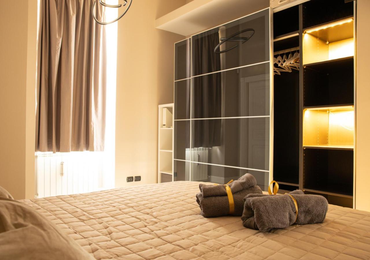 Amedeo Suite - Il Salotto Di Napoli ภายนอก รูปภาพ